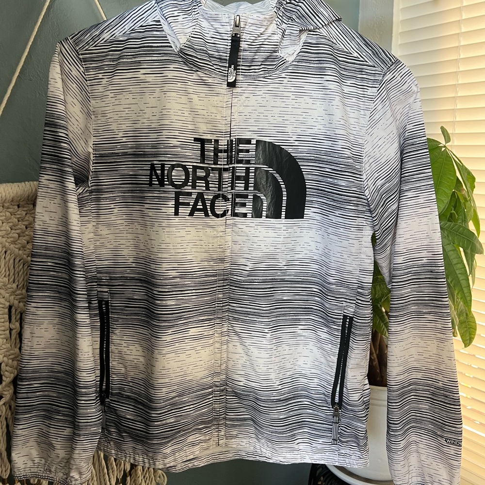 The north face kids hoodie windbreaker jacket (M) sz: 10/12